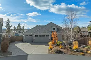 61076 Manhae Loop, Bend, OR 97702 - Photo 2