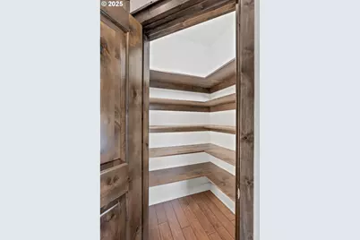 61076 Manhae Loop, Bend, OR 97702 - Photo 18