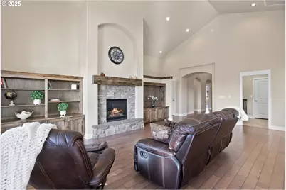 61076 Manhae Loop, Bend, OR 97702 - Photo 12