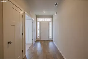 315 Cypress St, Mount Angel, OR 97362 - Photo 8