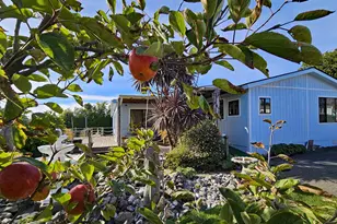 97882 Marks Ln, Brookings, OR 97415 - Photo 4