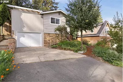 2723 SW Texas St, Portland, OR 97219 - Photo 2