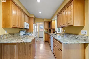 512 Cardinal Way, Springfield, OR 97477 - Photo 6