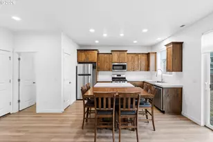 2095 S Heather St, Cornelius, OR 97113 - Photo 4