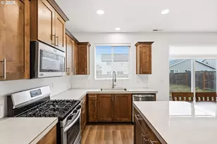 2095 S Heather St, Cornelius, OR 97113 - Photo 2