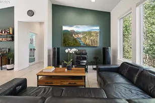 9735 NW Lilac Ct, Portland, OR 97231 - Photo 16