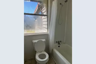 804 Evergreen Dr, Tillamook, OR 97141 - Photo 12