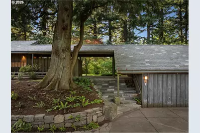 4645 SW Fairview Blvd, Portland, OR 97221 - Photo 2