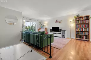 1025 SW Bertha Blvd, Portland, OR 97219 - Photo 4