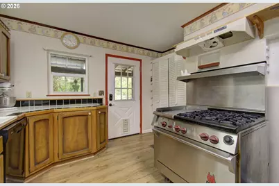532 NE Curtis Dr, Corbett, OR 97019 - Photo 10