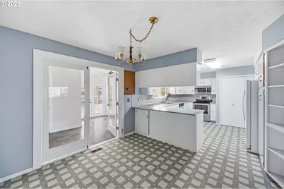 704 Toliver Rd, Molalla, OR 97038 - Photo 8