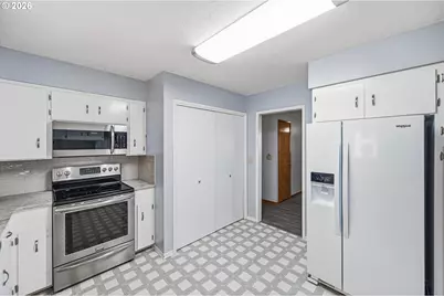 704 Toliver Rd, Molalla, OR 97038 - Photo 14