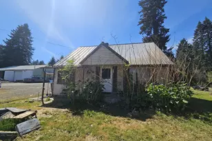 1921 N Mist Dr, Vernonia, OR 97064 - Photo 2