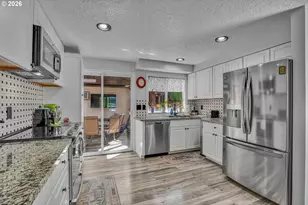 17022 SE Salmon St, Portland, OR 97035 - Photo 12