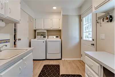 34681 Devonshire Dr, Eugene, OR 97405 - Photo 26