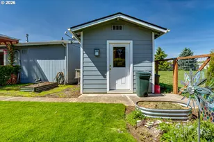 34681 Devonshire Dr, Eugene, OR 97405 - Photo 30