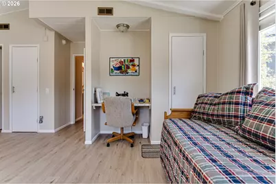 34681 Devonshire Dr, Eugene, OR 97405 - Photo 22