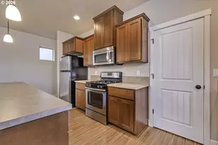 131 NW Connell Ave, Hillsboro, OR 97124 - Photo 18