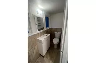 8155 SW Canyon Rd, Portland, OR 97225 - Photo 10