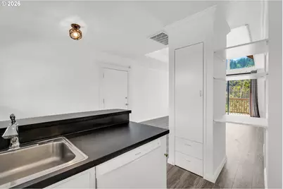 851 SW Broadway Dr #52, Portland, OR 97201 - Photo 12