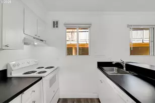 851 SW Broadway Dr, Portland, OR 97201 - Photo 10