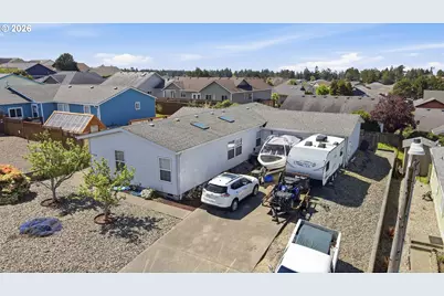 1830 Arthur St, North Bend, OR 97459 - Photo 2