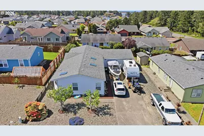 1830 Arthur St, North Bend, OR 97459 - Photo 4