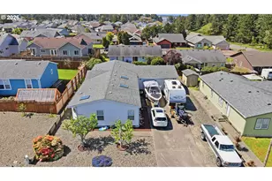 1830 Arthur St, North Bend, OR 97459 - Photo 4