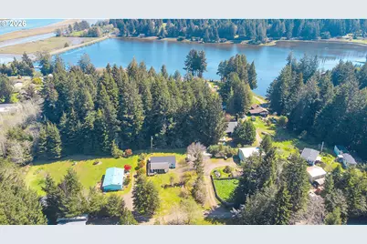 1752 SE Hall Ct, Waldport, OR 97394 - Photo 46