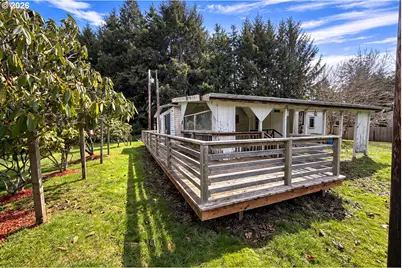1752 SE Hall Ct, Waldport, OR 97394 - Photo 8