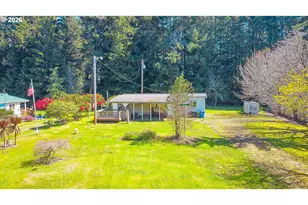 1752 SE Hall Ct, Waldport, OR 97394 - Photo 2