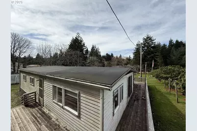 1752 SE Hall Ct, Waldport, OR 97394 - Photo 38