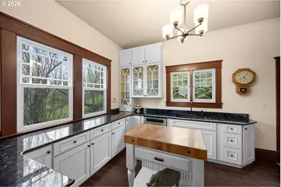 837 SE Watson St, Roseburg, OR 97470 - Photo 12