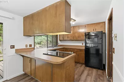 2879 Timberline Dr, Eugene, OR 97405 - Photo 10