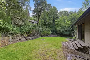 2879 Timberline Dr, Eugene, OR 97405 - Photo 30