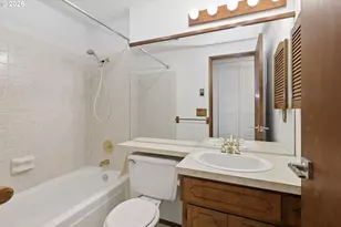 2879 Timberline Dr, Eugene, OR 97405 - Photo 20