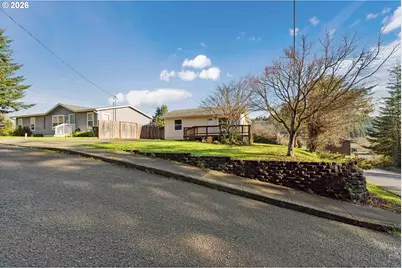 1390 Pennsylvania Ave, Coos Bay, OR 97420 - Photo 30