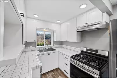 1390 Pennsylvania Ave, Coos Bay, OR 97420 - Photo 8