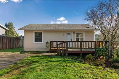 1390 Pennsylvania Ave, Coos Bay, OR 97420 - Photo 2