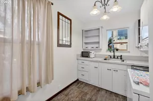 7512 N Berkeley Ave, Portland, OR 97203 - Photo 14