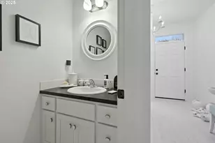 2210 S White Salmon Dr, Ridgefield, WA 98642 - Photo 8