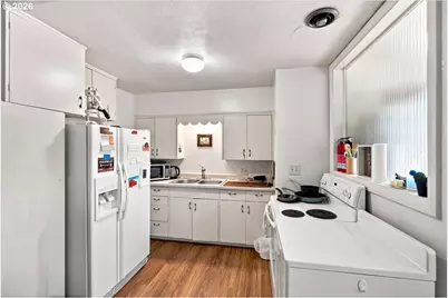 1742 Center St, Salem, OR 97301 - Photo 6