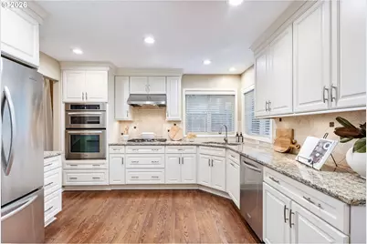 6295 SW Tillamook Pl, Beaverton, OR 97007 - Photo 10