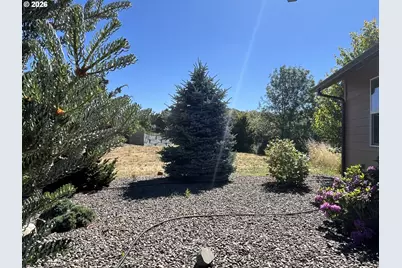 155 SE Callaham Ct, Myrtle Creek, OR 97457 - Photo 4