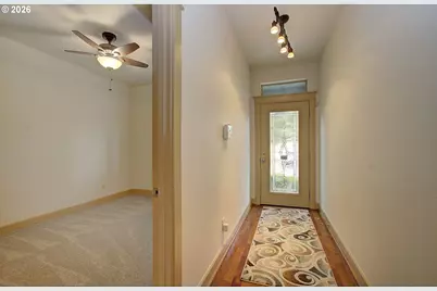 5800 NE 48th St, Vancouver, WA 98661 - Photo 4