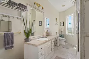 330 NW Ilwaco St, Camas, WA 98607 - Photo 34