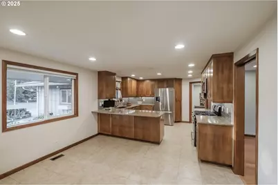 1141 NE Springwood Dr, Albany, OR 97321 - Photo 8