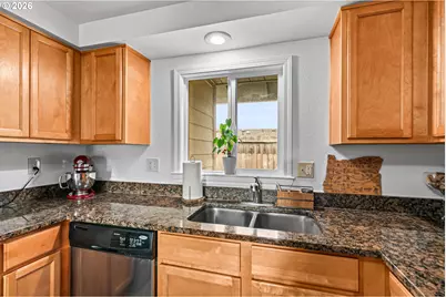 3712 Colver Rd, Phoenix, OR 97535 - Photo 10