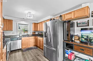 3712 Colver Rd, Phoenix, OR 97535 - Photo 8