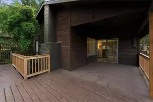 236 SW Collins St, Portland, OR 97219 - Photo 14